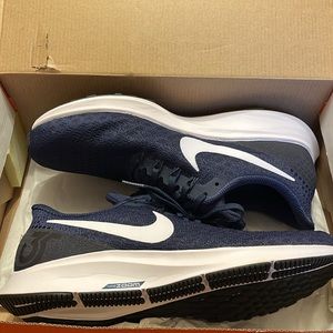 Nike Air Zoom Pegasus 35 TB, size 9, blue and white